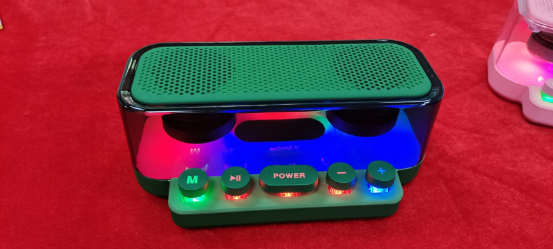 Z6 Bluetooth ηχείο με μηχανικά πλήκτρα σε στυλ πληκτρολογίου (BT 5.0 • 5W • 40Hz-20kHz • 1000-1200mAh • διπλοί ομιλητές)