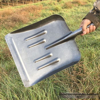 Sniego kastuvė Golden Dragon su aukštos anglies plieno galvute ir medine rankena, skirta medžiagų metimui.