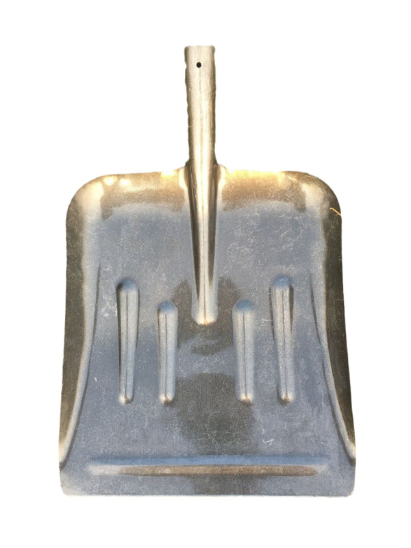 Sniego kastuvė Golden Dragon su aukštos anglies plieno galvute ir medine rankena, skirta medžiagų metimui.