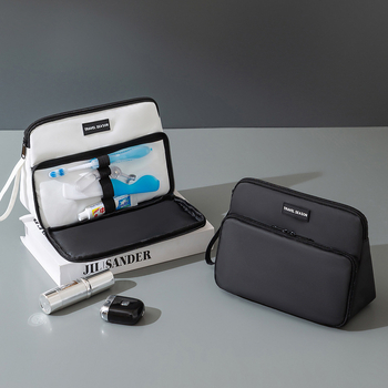 Trikampė vyriška kosmetikos rankinė kelionėms, didelė talpa, sausai–drėgnam atskyrimui, vandeniui atspari, 600D medžiaga