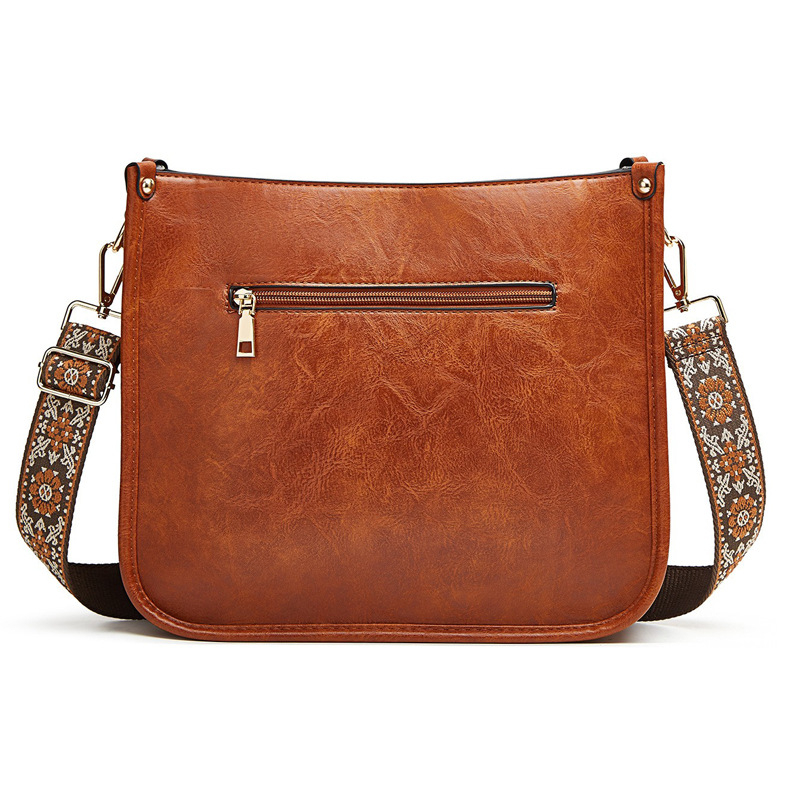 PU bőr női táska, leopard mintával, vízszintes négyzet alakú, cipzáras záródás, belső rekeszek: rejtett cipzáras zseb, telefonzseb, ID zseb