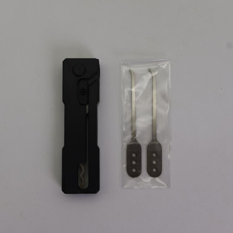 Grav Pick vanjski višenamjenski alat, model 2025, plastična konstrukcija