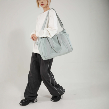 Τσάντα Tote από νάιλον, αστικός μινιμαλισμός, επένδυση πολυεστέρα, οριζόντιο τετράγωνο σχήμα, φερμουάρ