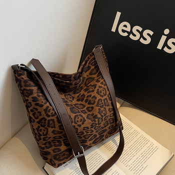 Τσάντα Tote από PU, street-trend στυλ, οριζόντιο τετράγωνο σχήμα, φερμουάρ, επένδυση πολυεστέρα