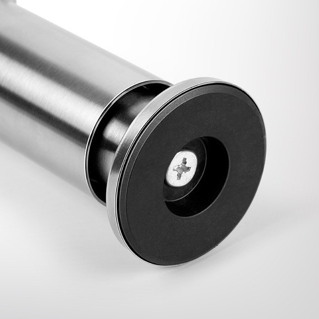 Nerūdijančio plieno reguliuojamos baldų kojelės CJ-021 – spintelėms, sofai, televizoriaus stendui, kavos staliukui, lovai