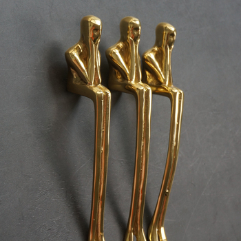 Thinker žalvarinė rankenėlė spintoms, durims ar stalčiams — lengvas prabangos stilius, modelis SKZLSS001