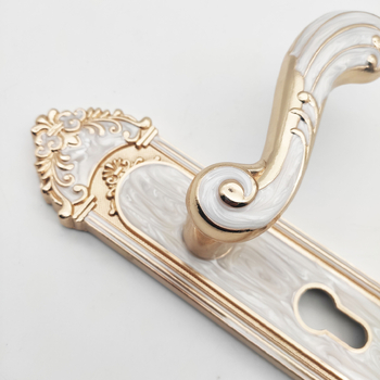 Vidaus durų spyna, Europos stiliaus medinių durų rankenų spyna, modelis T811, medžiaga mangano plienas panelė + aliuminio lydinio rankena, panelės skylčių atstumas 180 mm, prekinis ženklas Ming Baocheng