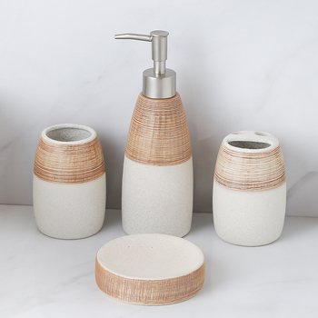 Keraminis vonios komplektas iš keturių dalių su losijono buteliuku ir muilo indeliu, medienos rašto dizainas