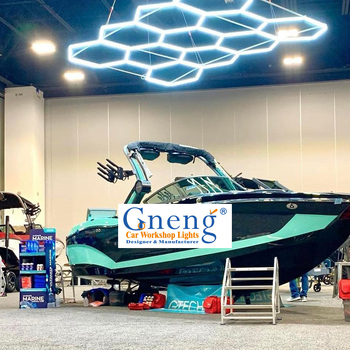 Hexagoninė RGB LED sieninė lemputė, reguliuojama, namams ir parduotuvėms – 90 LED, 8W, 220V, IP54, CRI 85Ra