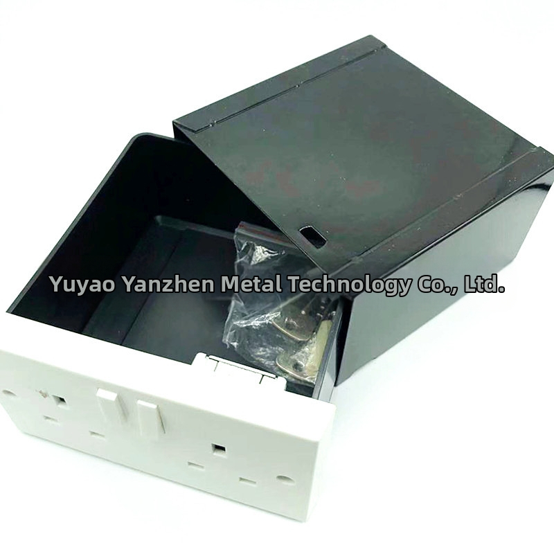 Sienas uzstādāms slēptais seifs mājas lietošanai; metāla un plastmasas konstrukcija; bez signāla; svars 2 kg.