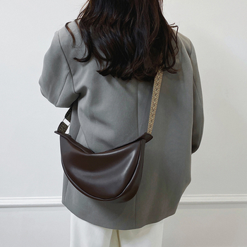 Γυναικεία crossbody τσάντα Dumpling – Πολυεστέρας, Κλείσιμο με φερμουάρ, Εσωτερικό τσεπάκι με φερμουάρ