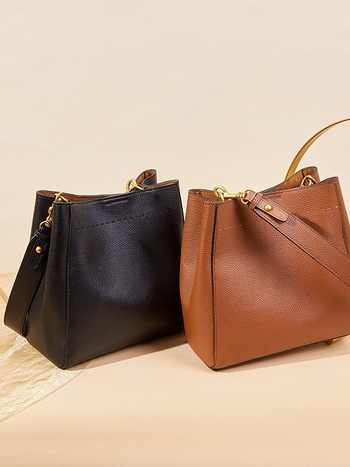 Дамска чанта тип кофа от естествена кожа, закриване с цип, вътрешен джоб с цип и джоб за телефон, полиестерна подплата