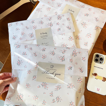 Drabužių dovanų maišeliai, matiniai skaidraus plastiko maišeliai su gėlių raštu, plokščio atidarymo, dvigubo sluoksnio storis 12, rankenos ilgis 50