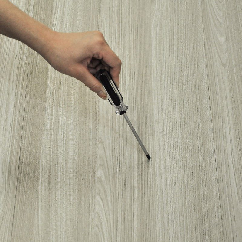 Δάπεδο LVT με αυτοκόλλητη βάση, αυτοκόλλητο, 2 mm πάχος, ξύλινο σχέδιο, αδιάβροχο και αντιολισθητικό, επίστρωση διαμαντοειδούς επιφάνειας για αντοχή στη φθορά