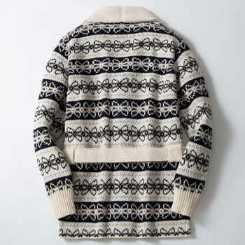 Плетен жакардов кардиган, удебелен за зимата, прав силует