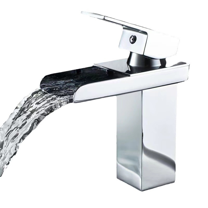 Vonios kriauklei maišytuvas karštam ir šaltam vandeniui, varinis korpusas, keraminių vožtuvo šerdis, temperatūros intervalas 0–99°C, vožtuvo sėdynės skersmuo 35 mm