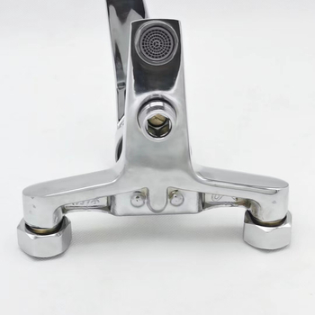 Įmontuojamas sieninės trišakės dušo maišytuvo su paslėptu maišytuvu, cinko lydinio korpusas, keramikinis vožtuvas, 0–90°C, 0,8 MPa