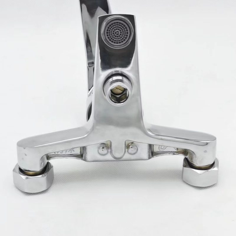 Įmontuojamas sieninės trišakės dušo maišytuvo su paslėptu maišytuvu, cinko lydinio korpusas, keramikinis vožtuvas, 0–90°C, 0,8 MPa