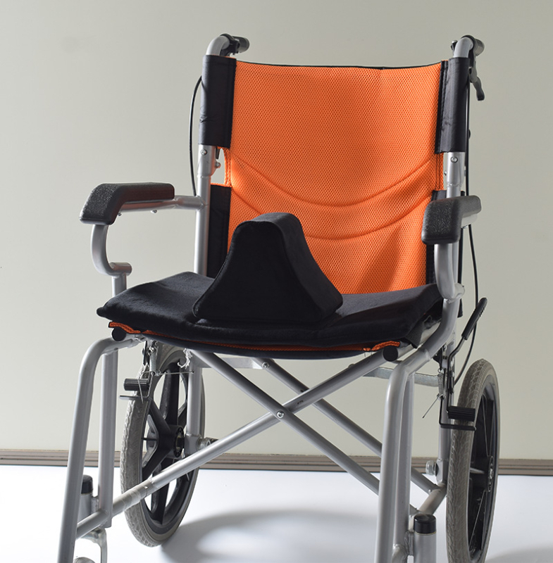 Yingkang дюше за инвалидна количка с антиязвена защита, сваляем и пране, материали: сандвич-мрежа + измиваща се гъба + лента + катарама