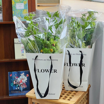 Trapezoidinė gėlių rankinė, individualizuota + sandėlyje, kartonas, atspari vandeniui danga