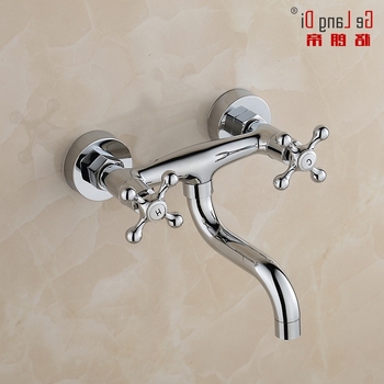 Vaskinis sieninis virtuvės čiaupas su dviejomis rankenėlėmis, karštas ir šaltas vanduo maišymo vožtuvas