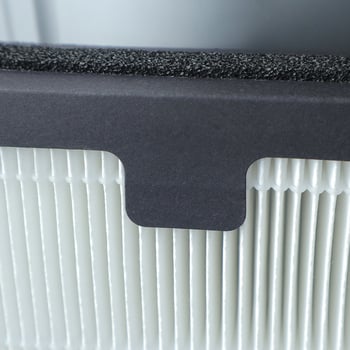 Element filtrant pentru purificatorul de aer Blueair seria 201/203; elimină formaldehidă și PM2.5; pentru uz casnic, potrivit pentru 51–100 m²; greutate 1.25 kg.