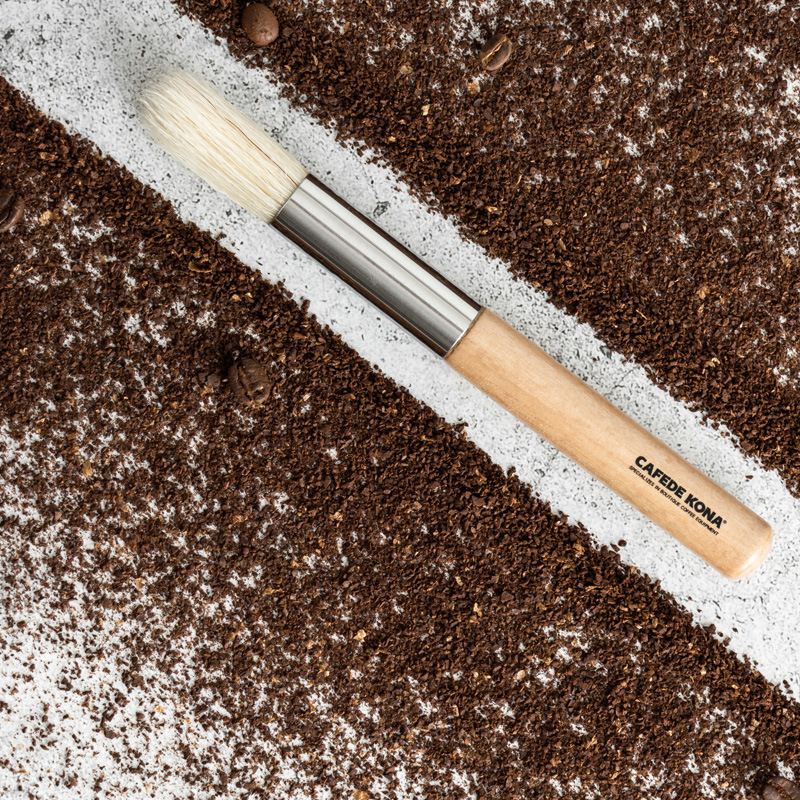 Kavos malūnėlio valymo šepetėlis su medine rankena ir nerūdijančio plieno dalimis