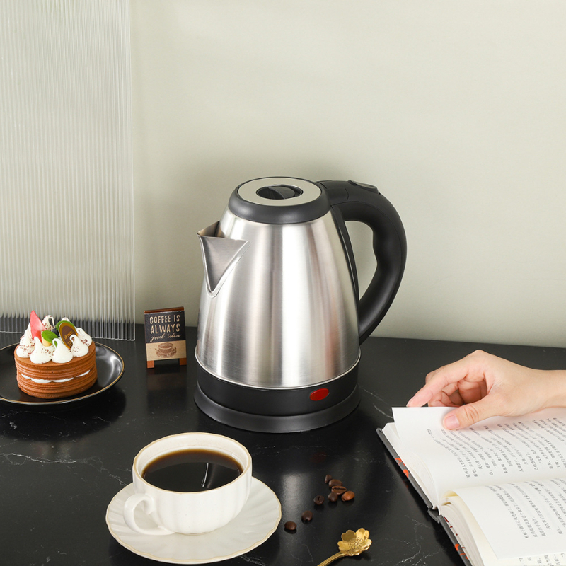 Ηλεκτρικός βραστήρας από ανοξείδωτο χάλυβα, συμβατός με 127V/220V/110V, χωρητικότητα 1-2 L, ισχύς 1500-2000 W, θέρμανση σε 4-6 λεπτά