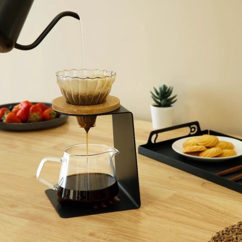 Metalinė stovelė kavos pour-over filtrui – rankų ruošiamai kavai, retro prabangus dizainas