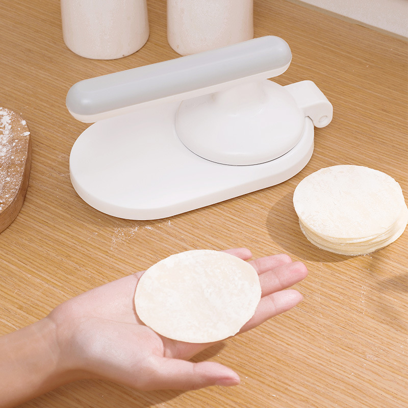 Lewei namų naudojimui skirtas koldūnų gamintojas — kompaktiška automatinė tešlos presavimo mašina, modernus ir minimalistinis dizainas, išleista 2024 metais