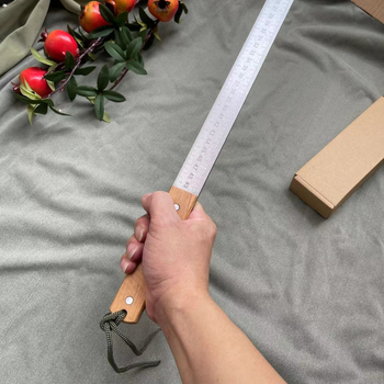 Измервателна линеалка, 5 мм дебела манганова стомана, диамантено закалена стомана, дървена дръжка, кожен калъф, за автомобилна самозащита