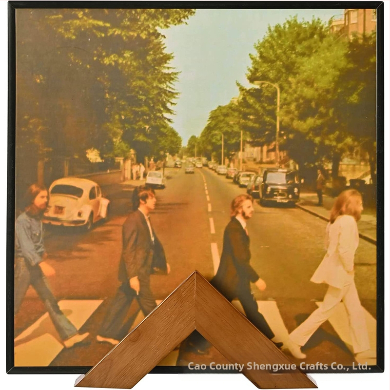 Дървен стенен държач за винилови плочи, изработен от масивно дърво, модерен минималистичен стил, персонализирана обработка, предназначен за възрастни