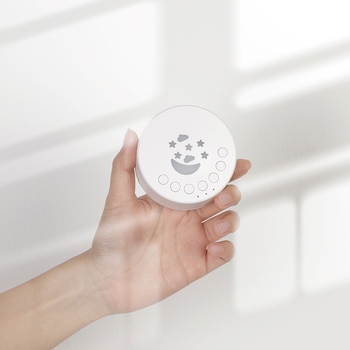 Nešiojama balto triukšmo miego įranga su muzine funkcija, įmontuota 300–500 mAh baterija, be ekrano, daugiau nei 12 valandų veikimo, įkrovimas