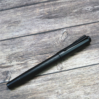 Unisex μεταλλική φουντεν πένα, με αντικαταστάσιμο μελάνι και χαρακτική