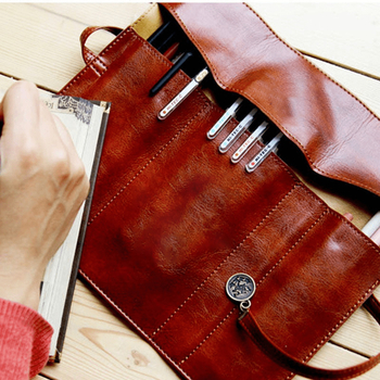 Excellent δερμάτινη τσάντα σε ευρωπαϊκό στυλ — πολυτελής, πολυχρηστική θήκη για καλλυυντικά και μολύβια, καθολική χρήση