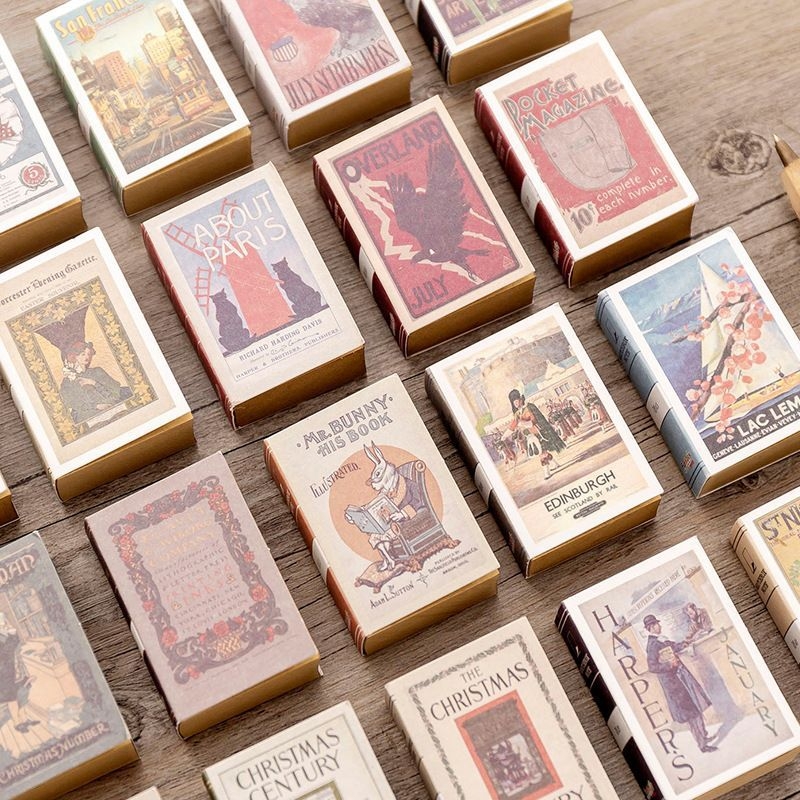 Užrašų knygelė – kūrybiška retro mini užrašų knygelė dėžutės formos degtukų dėžutės stiliaus, atplėšiami lapai, kraft popieriaus viršelis, 40 g popierius, daugiau nei 100 puslapių