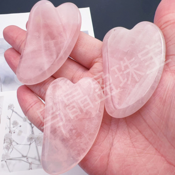 Sirds formas sejas un acu masieris no kristāla modernā minimālistiskā stilā