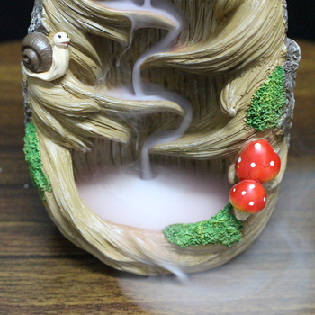 Горелка за тамян с обратен поток – дървоподобно лице, смолна декоративна фигура за дома; материал: синтетична смола; категория: смолни занаяти; IP разрешение: да; IP номер: 2024-F-00323808