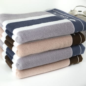 Vonios rankšluostis iš 100% medvilnės, dryžuotas, storesnis, labai sugeriantis, be pūkelių; siūlai 32s, Jacquard audinys, 140-170 g