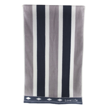 Vonios rankšluostis iš 100% medvilnės, dryžuotas, storesnis, labai sugeriantis, be pūkelių; siūlai 32s, Jacquard audinys, 140-170 g