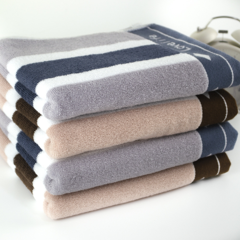 Vonios rankšluostis iš 100% medvilnės, dryžuotas, storesnis, labai sugeriantis, be pūkelių; siūlai 32s, Jacquard audinys, 140-170 g