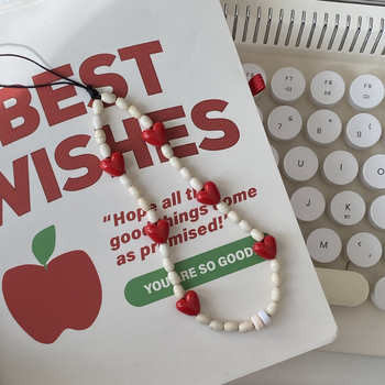 Κινητό λουράκι με χάντρες σε σχήμα καρδιάς από μαργαριτάρια, χειροποίητο, πρωτότυπος σχεδιασμός, διακοσμητικό για τσάντα, υλικό: πλαστικό/ρητίνη, άνοιξη 2024