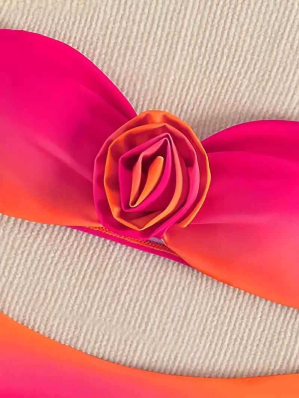 Costum de baie două piese, cu burete pentru bust, fără susținere metalică, cu elasticitate înaltă; material nylon/poliester 82/18, căptușeală 82/18; potrivit pentru înot și fitness