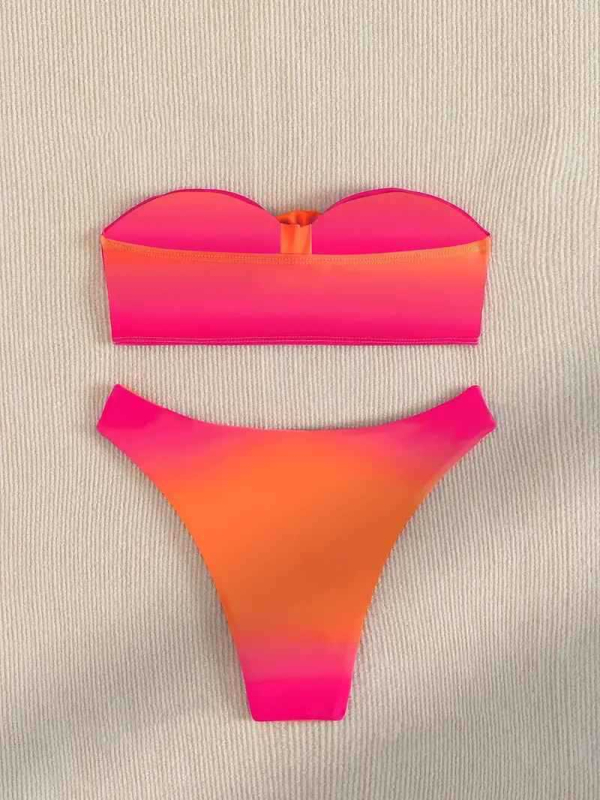 Costum de baie două piese, cu burete pentru bust, fără susținere metalică, cu elasticitate înaltă; material nylon/poliester 82/18, căptușeală 82/18; potrivit pentru înot și fitness