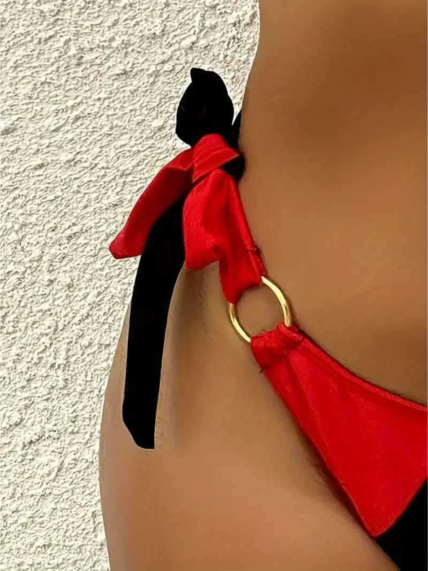 Flórás bikini szett hát nélküli kivitel, magas rugalmasságú anyag és párnás melltartó; poliészter 82% / bélés 18%