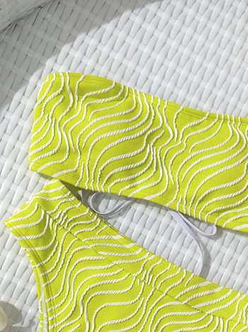 Γυναικείο σετ μπικίνι δύο τεμαχίων: τοπ σωλήνας χωρίς τιράντες και ψηλόμεσο σλιπ· πολυεστέρας 95%, επένδυση 100% πολυεστέρα, μαξιλαράκια στήθους, χωρίς μεταλλική υποστήριξη, κατάλληλο για κολύμβηση