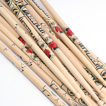 Βαμμένες Maple Drum Sticks για αρχάριους (Υλικό: Maple; Μοντέλο: Maple Drum Sticks; Συσκευασία: πλαστικό ή χαρτόνι; Μάρκα: Jufengqi)