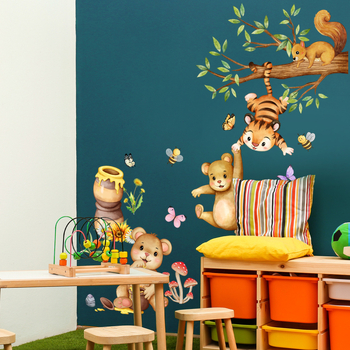 Sienų lipdukas su animacinių gyvūnų motyvu (lokys, mažasis tigriukas ir voverė) – PVC, 2 vnt., graffiti stilius, tinkamas svetainei ir miegamajam