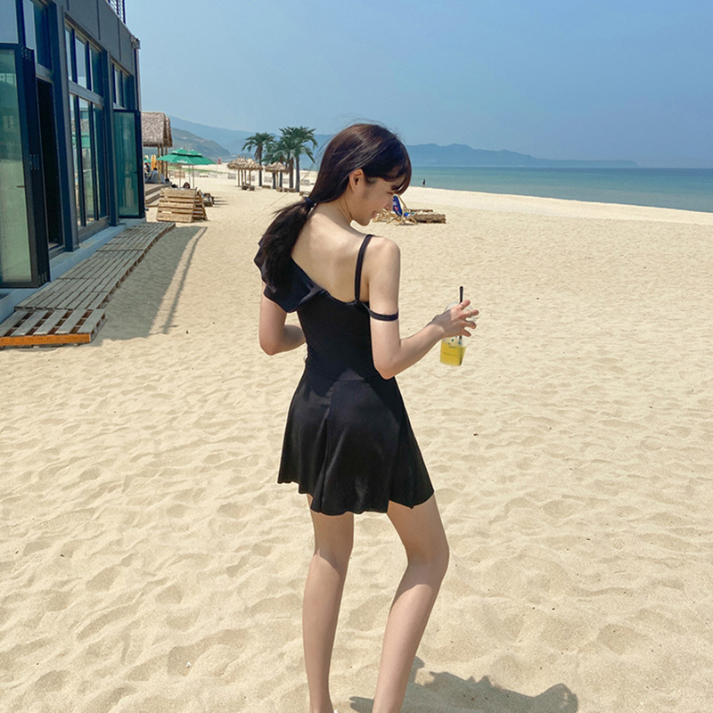 Costum de baie întreg pentru femei, design conservator, cu pernă pentru bust, fără suport metalic, fără mâneci, marcă Yikai Qi