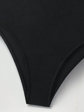 Μονόσωμο μαγιό για ενήλικες γυναίκες, με επένδυση στο στήθος, χωρίς μεταλλική στήριξη, πολυεστερικό ύφασμα.